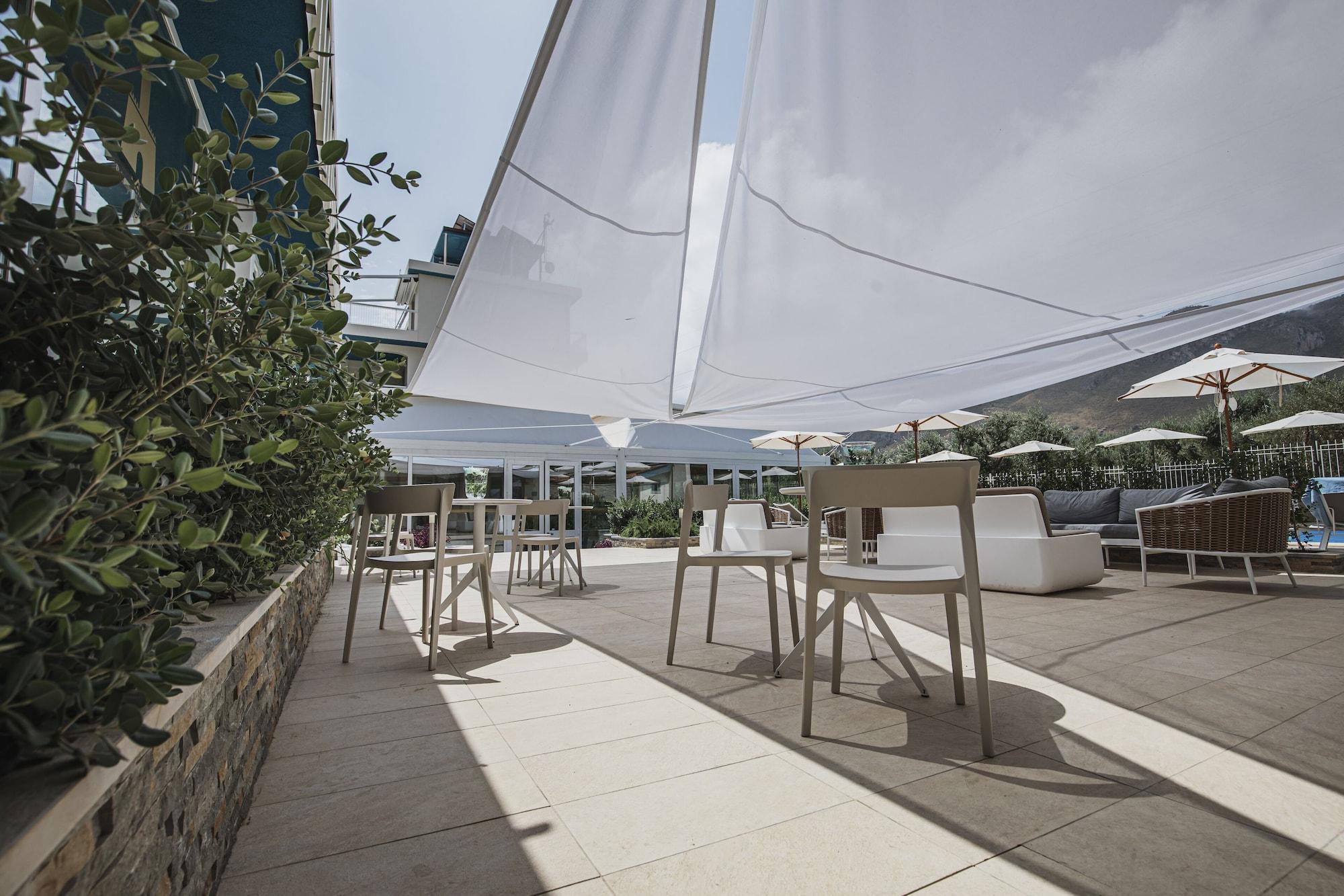 Principe Alogna Hotel & Spa Altavilla Milicia Exteriör bild